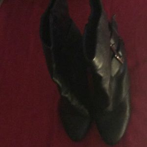 Hooded black booties